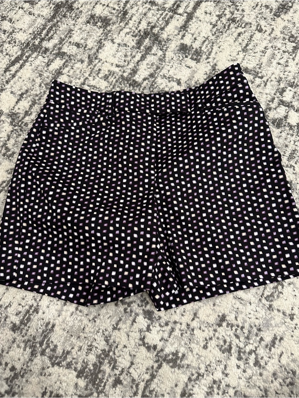 White House Black Market 5” Short